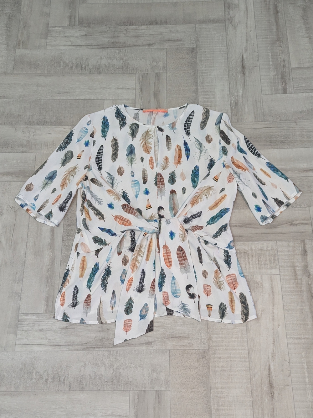 Vilagallo Womens 40 US M Front Tie Bird Feather Print Blouse Boho Nature Novelty